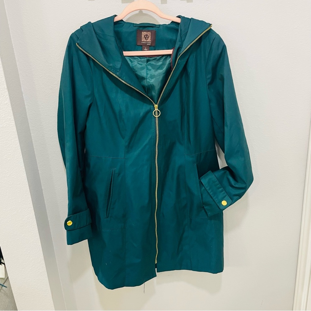 Anne Klein Women’s Size L Rain Coat Green With Gold Tone Hardware Zipper Front